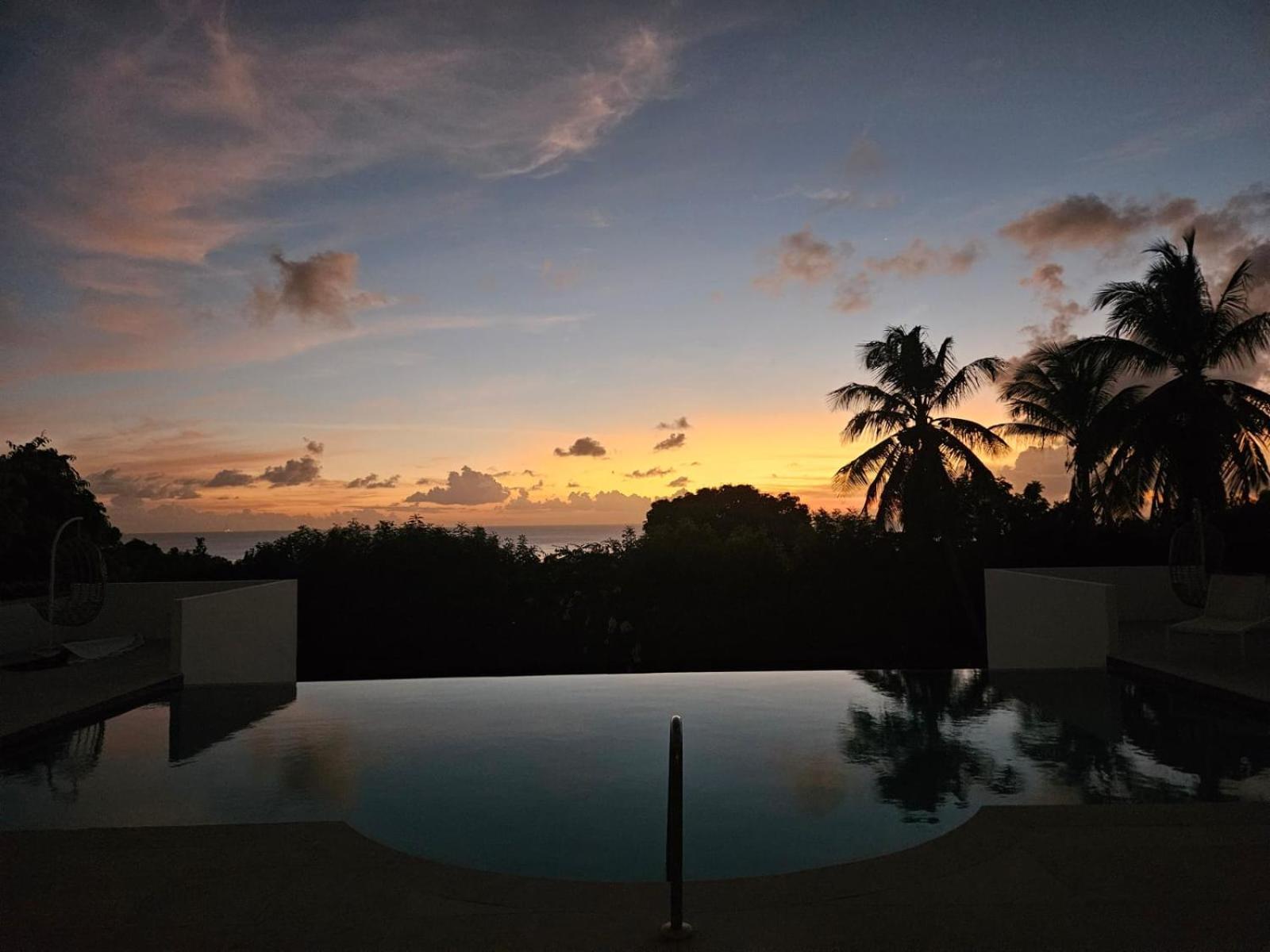 Purple Haze - Infinity Pool Holiday Home Minutes From The Island'S Best Beaches Сент-Джеймс Екстер'єр фото